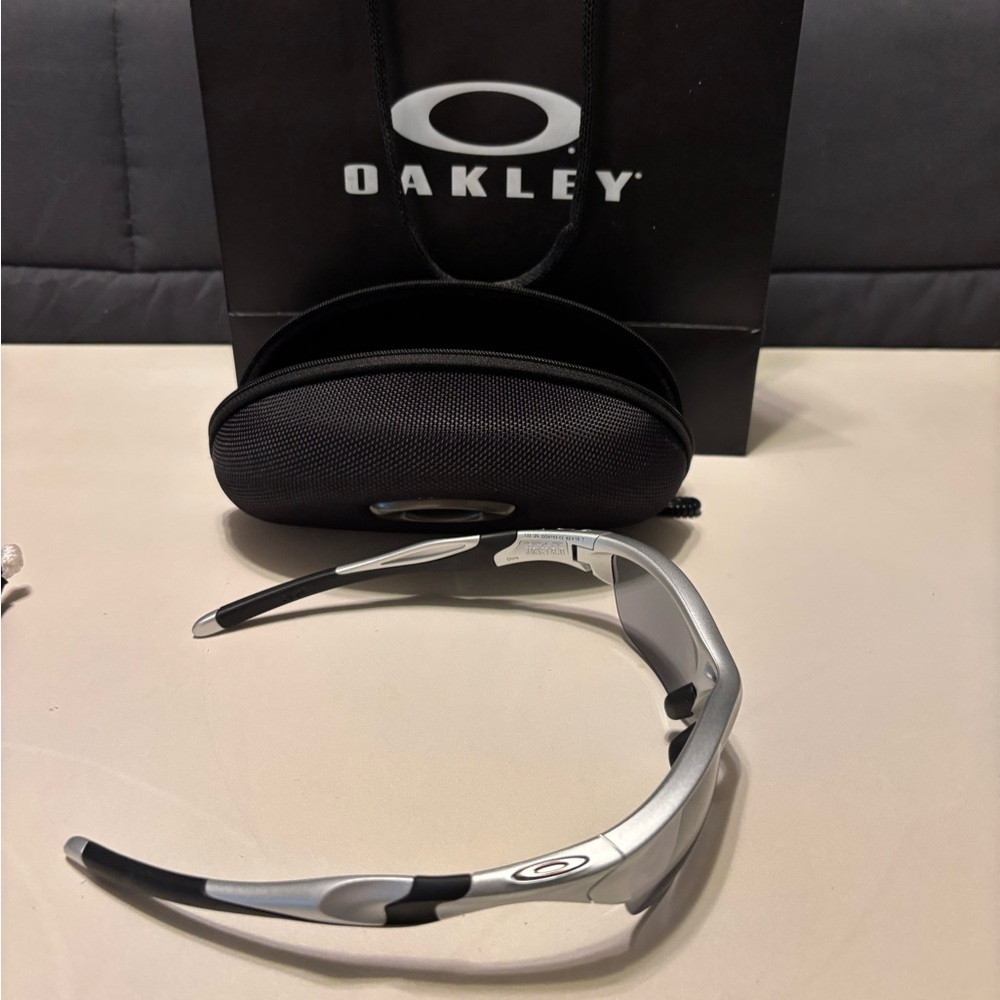Oakley Metallic Gray Sunglasses - Picture 3 of 5